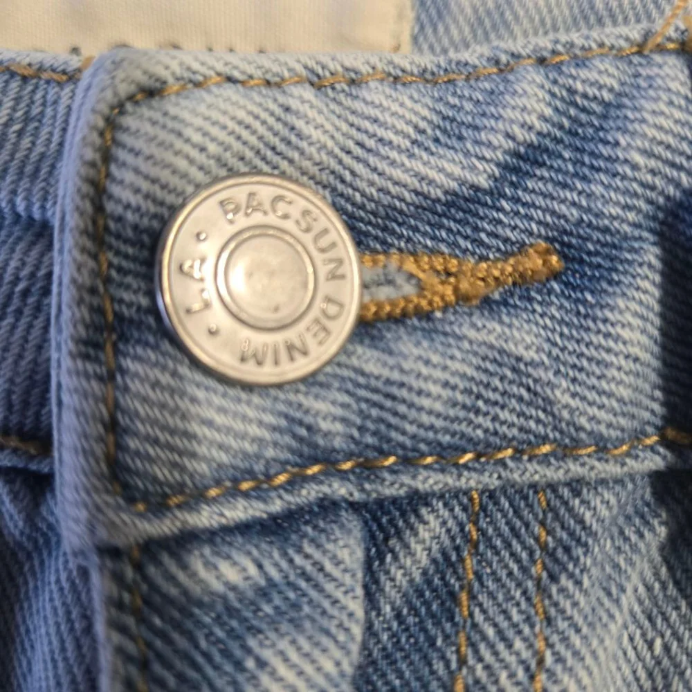 Women's PacSun Light Blue Straight Leg Mom Jeans Size 26